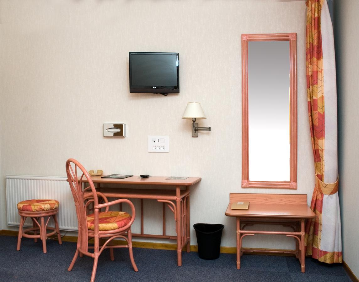 Hotel De Normandie Conches-en-Ouche Eksteriør billede